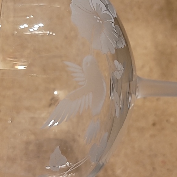 Etched Crystal Wine Glass - Picture 2 of 5